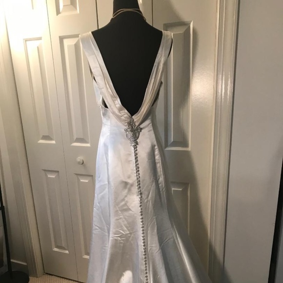 BRIDAL - Picture 3 of 5